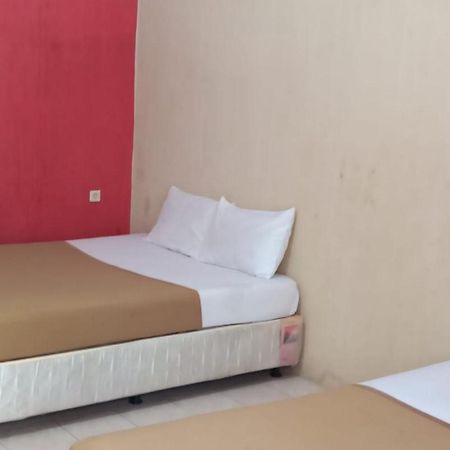 Hotel Nirwana Situbondo Redpartner Banyuanget Exteriér fotografie