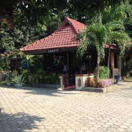 Hotel Nirwana Situbondo Redpartner Banyuanget Exteriér fotografie