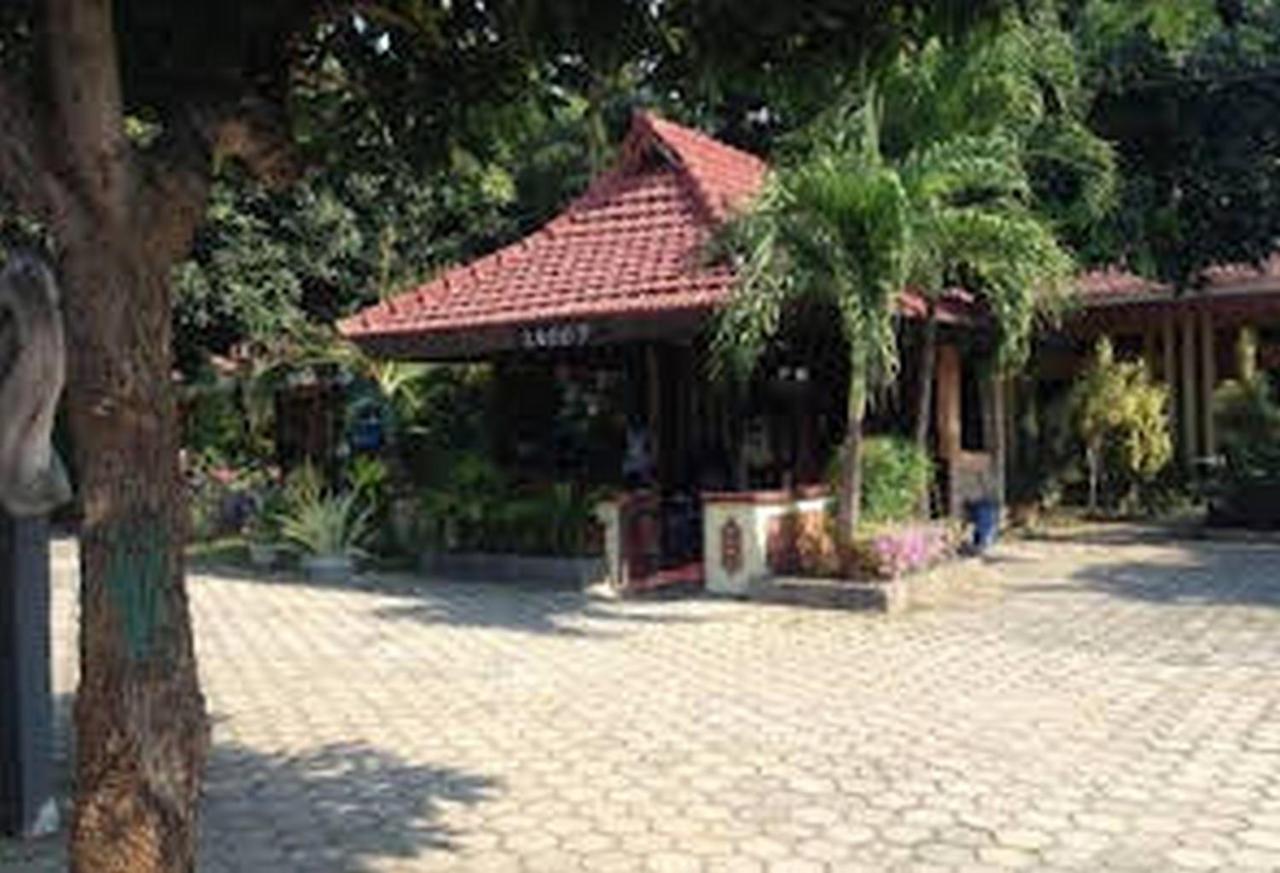Hotel Nirwana Situbondo Redpartner Banyuanget Exteriér fotografie